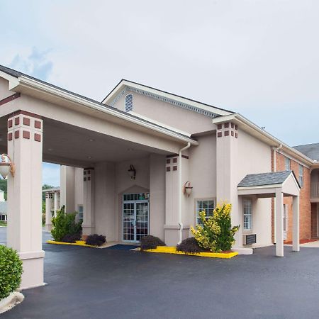 Hotel Super 8 By Wyndham Covington Exterior foto